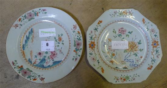 2 x Chinese export plates(-)